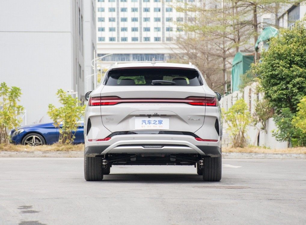 605km Flagship Electric Car 2023 BYD Song Plus EV with 5 Seats and White Color