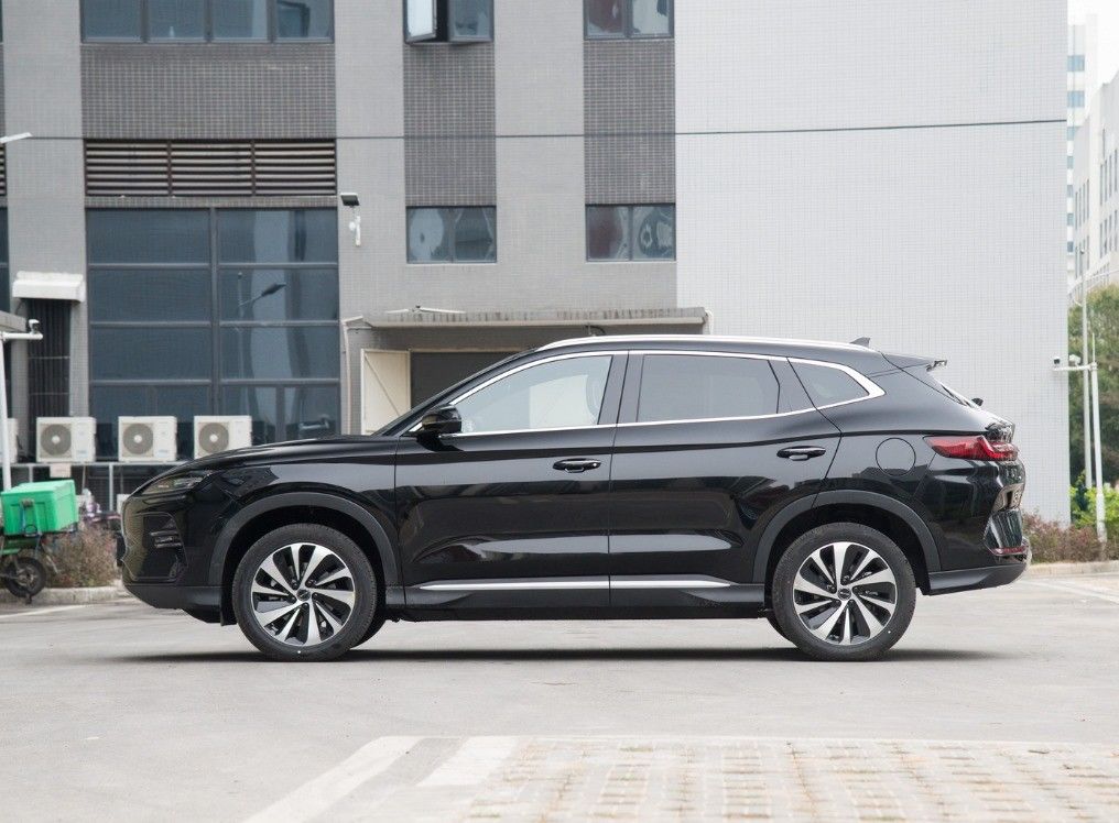 Left-Steering 2024 BYD Song Plus EV Flagship 605km Range Lithium Battery Electric SUV