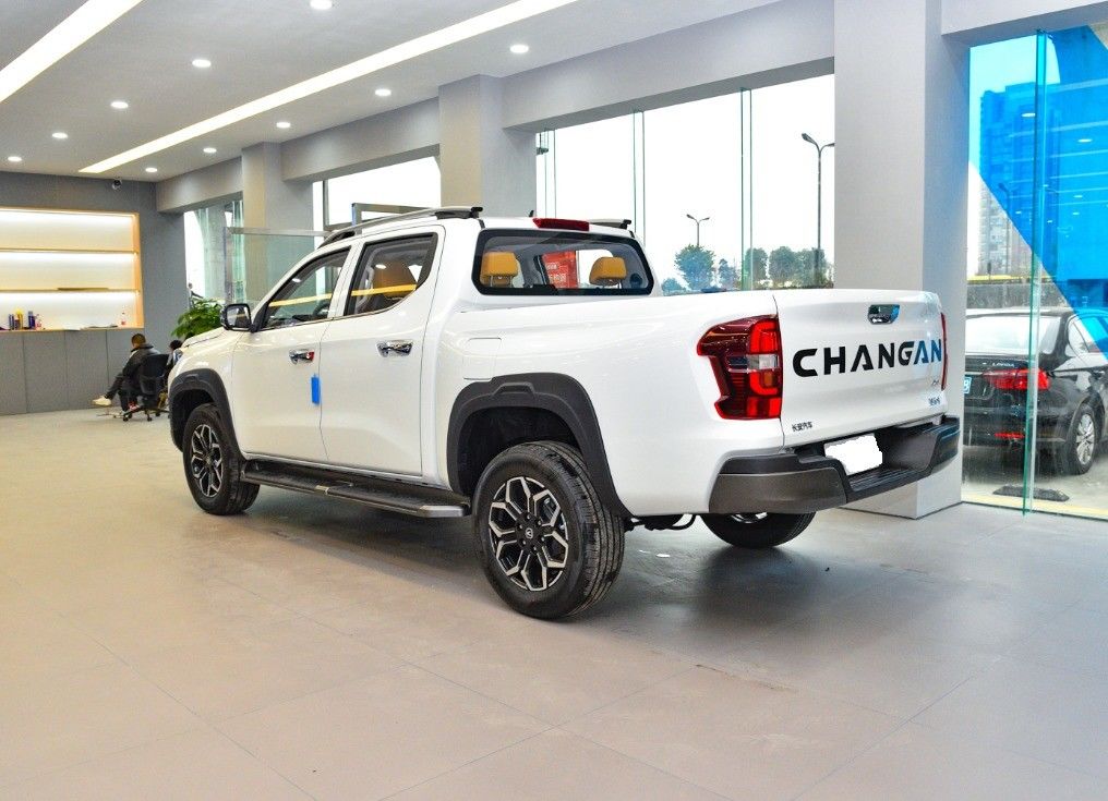 Turbo Engine 4x4 Four-wheel Drive Changan Explorer Pickup Trucks with Top Edition