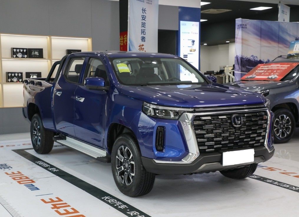 Turbo Engine 4x4 Four-wheel Drive Changan Explorer Pickup Trucks with Top Edition