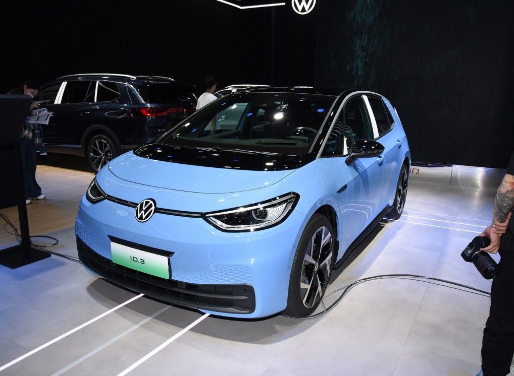Volkswagen ID.3 Crozz 100% Electric Car 607 Km Long Range 4261*1778*1568 Size VW ID.3
