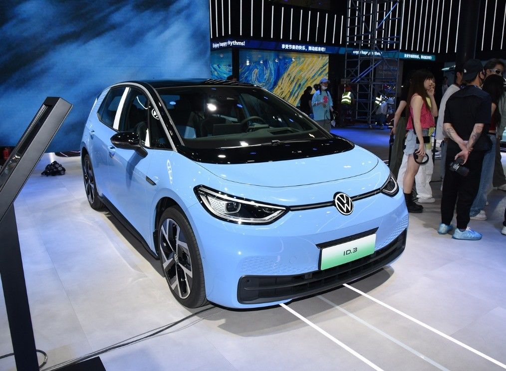 Volkswagen ID.3 Crozz 100% Electric Car 607 Km Long Range 4261*1778*1568 Size VW ID.3