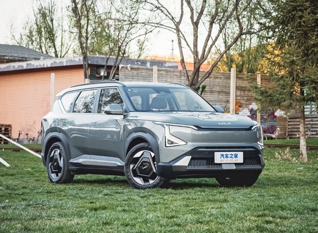 KIA EV5 Luxury 2024 5 Seats and Lithium Battery Electric SUV with 530KM Long Range