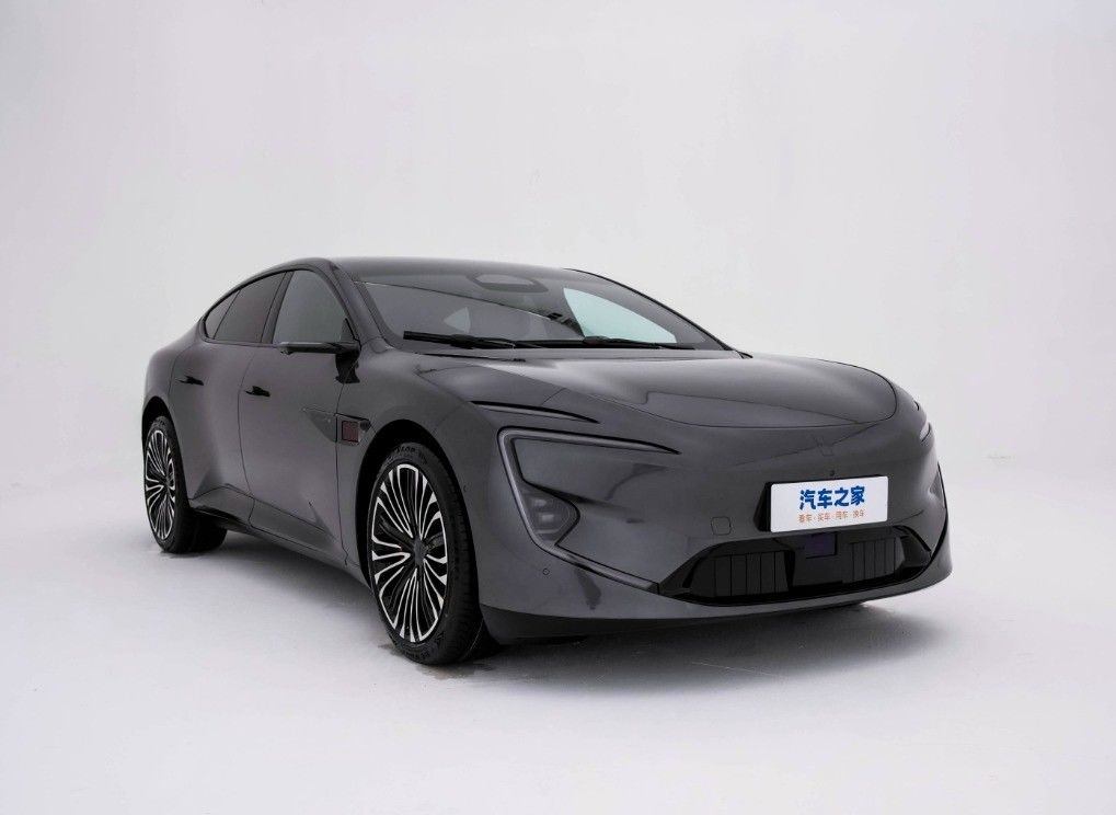 Changan Huaweis Avatr 12 2024 Electric Car 's Large Sedan with 700KM Range and 5 Seats