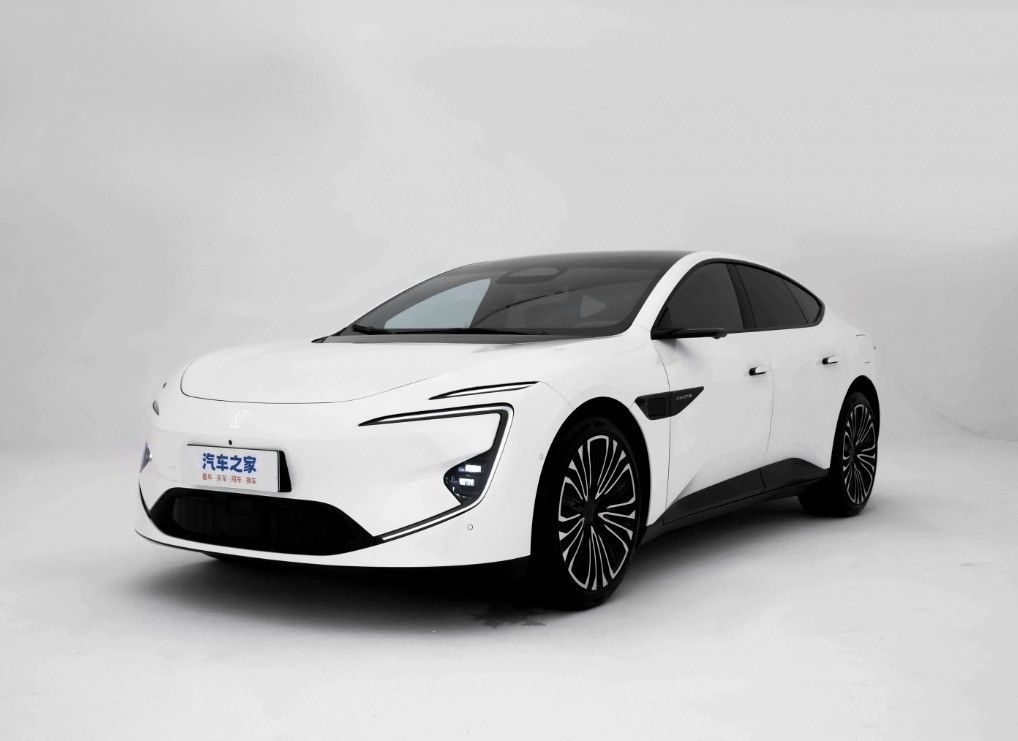 Changan Huaweis Avatr 12 2024 Electric Car 's Large Sedan with 700KM Range and 5 Seats