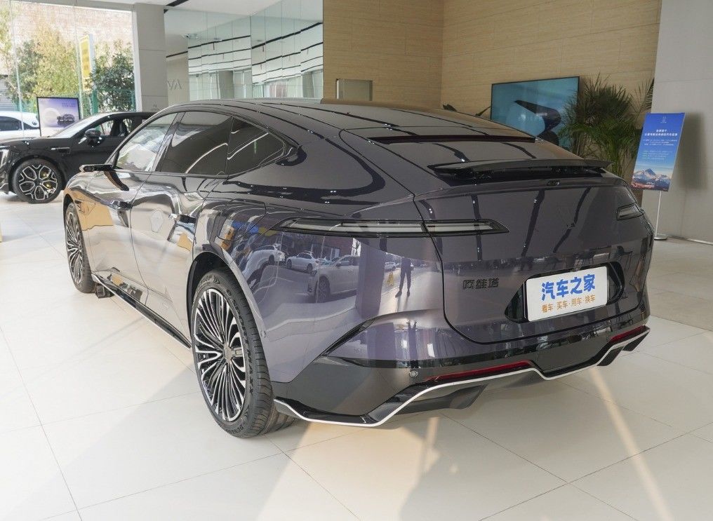 Changan 2024 EV Avatar 11 Electric Car Haiwei Electric SUV Left Steering Sedan for SUV