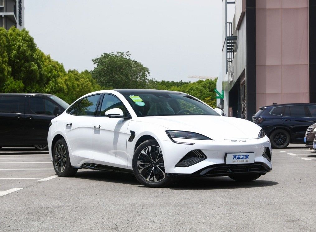 BYD's Electric Sports Private Car Sedan The Perfect Choice in the Electric Car Market