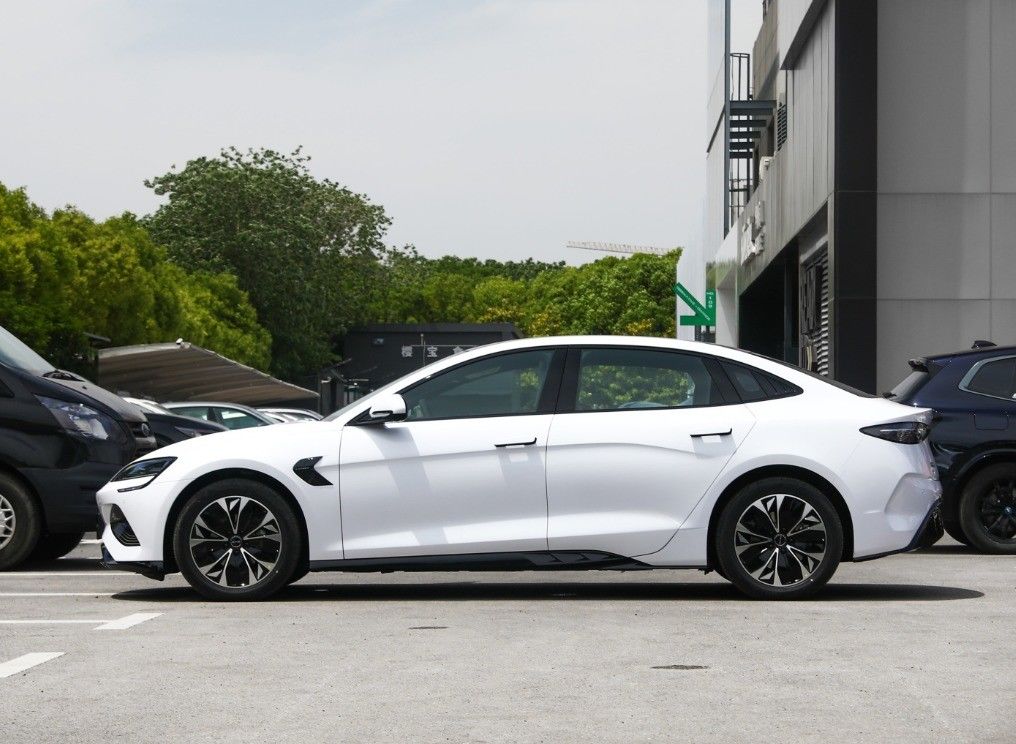 BYD's Electric Sports Private Car Sedan The Perfect Choice in the Electric Car Market