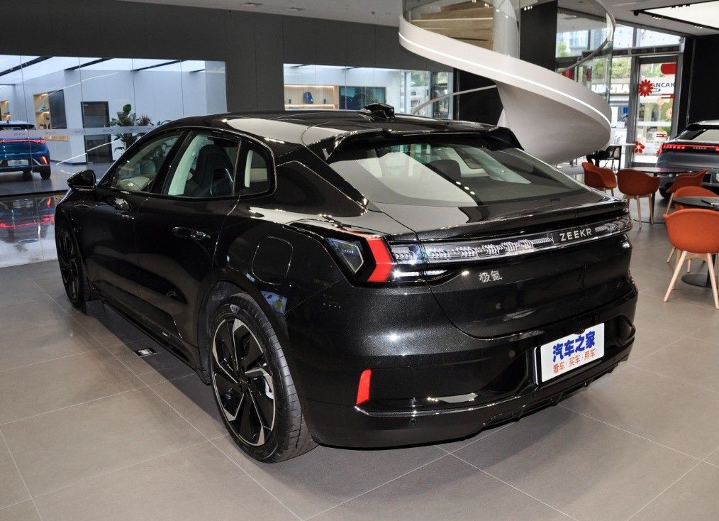 2024 Zeekr 001 Z-Sport エレクトリックカー 成人用 1000km の走行距離を持つ 高級セダン エナジー車