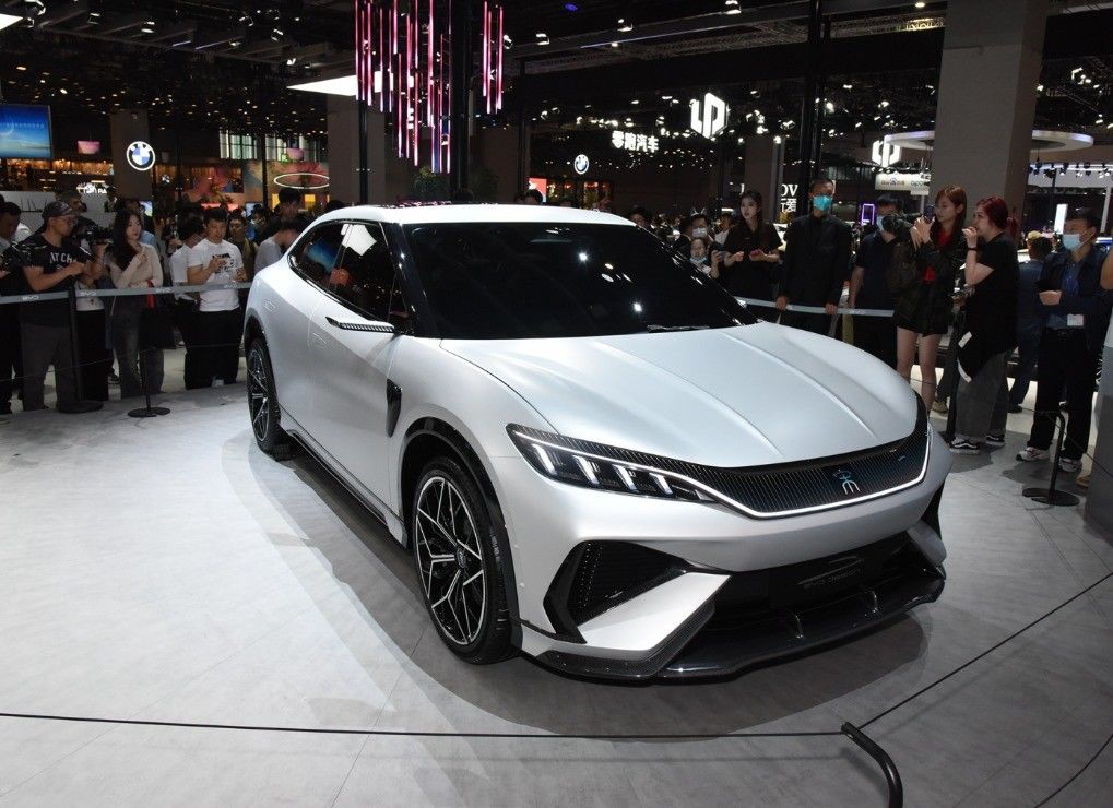 2024 BYD Song L Plus 662km Range Electric Car with Ternary Lithium Ion Battery and 4WD