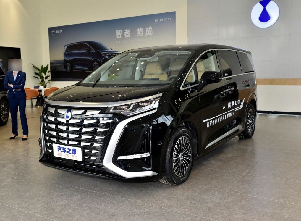Medium Level BYD Denza D9 ev flagship electric cars for 7 People in hot demand in 2024
