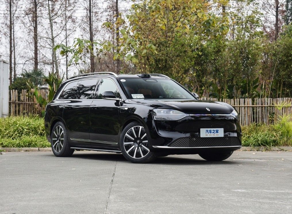 530 HP AITO M5 M7 Electric SUV Car Ternary Lithium Ion Battery and 6 Seats for Adults