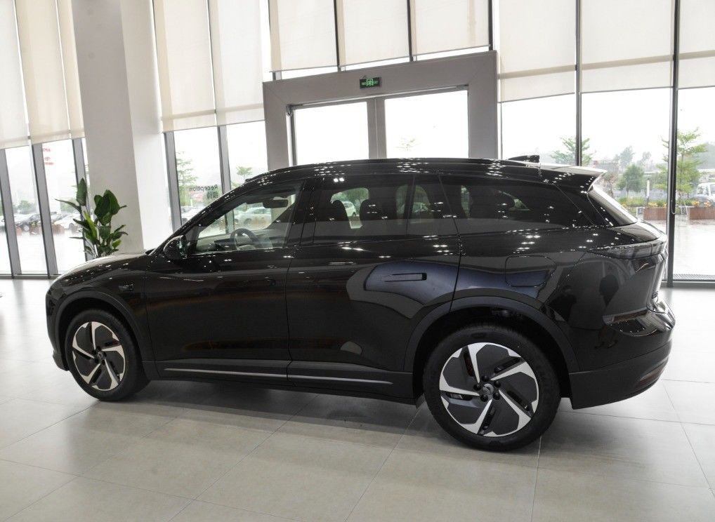 2024 NIO ES6 End Automatic Electric Car with 5 Seats and 5 Doors in the Large SUV Segment