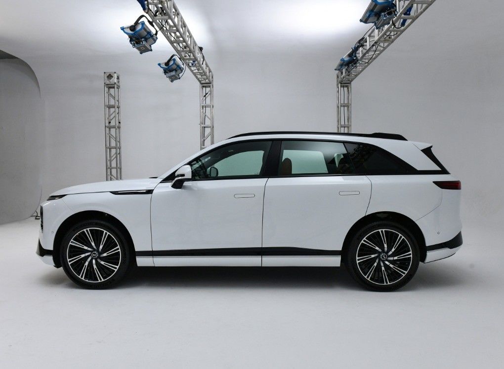 2023 Xpeng G9 G6 P7 X9 EV Car 702km Long Range Battery Electric Vehicle 5 Seats 5 Doors