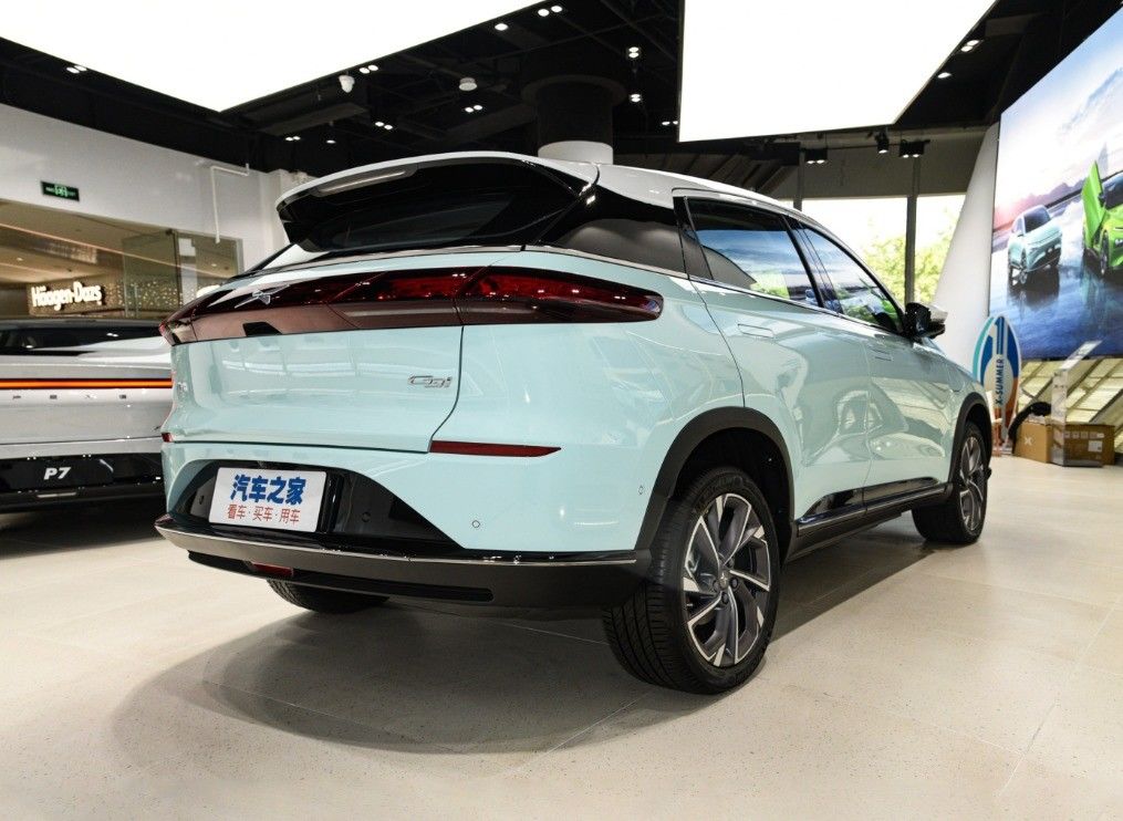 2022 Xpeng G3i 520G Electric Car Auto Energy Vehicle with Ternary Lithium Ion Battery