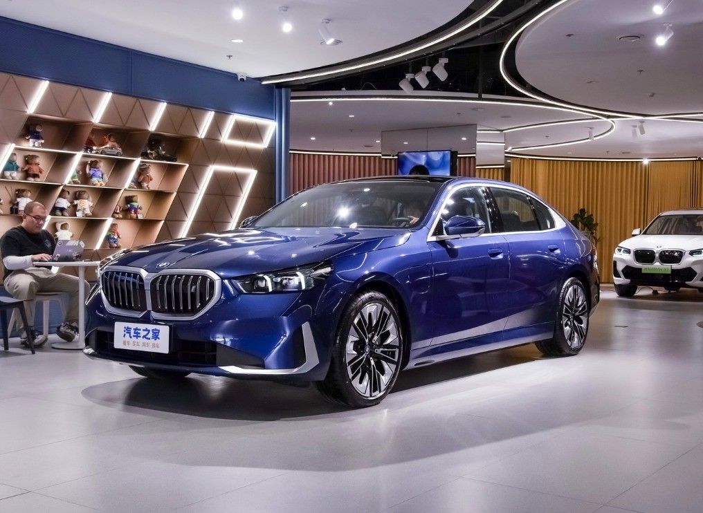 BMW i5 G60 2024 EDrive 35L Luxury Electric Car Battery Electric Vehicle Sedan Level