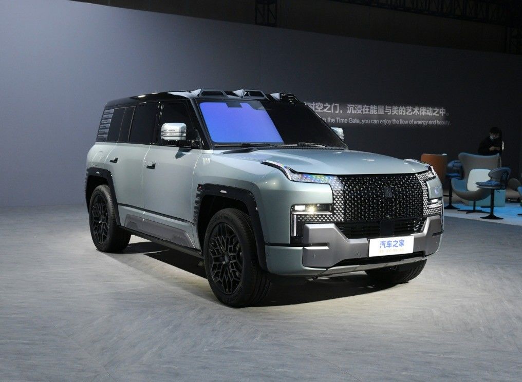 Upgrade Your Fleet with the BYD Yangwang U8 A Left-Handed Driver's Dream Electric SUV