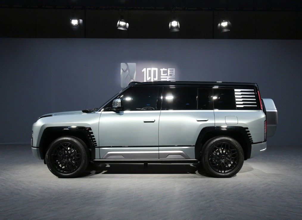 Upgrade Your Fleet with the BYD Yangwang U8 A Left-Handed Driver's Dream Electric SUV