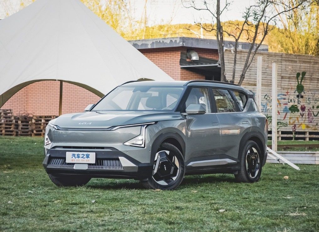 Lithium Battery Midsize SUV KIA EV5 Land 530KM Long Range 4x4 Stinger Electric Vehicle