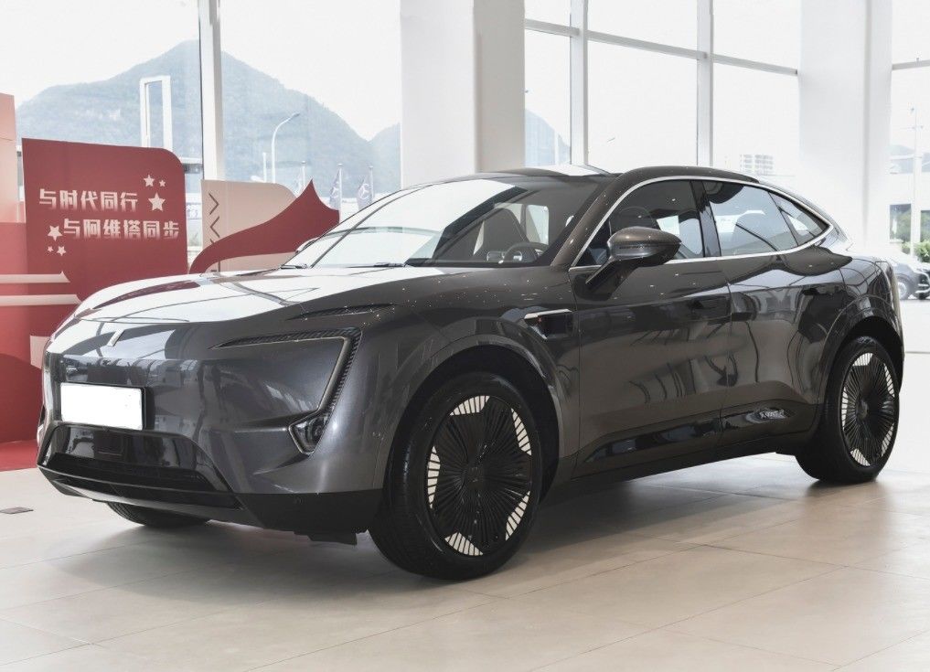 Changan Avatr 11 Electric Car 2024 Energy Vehicle with 5 Doors and Left Steering