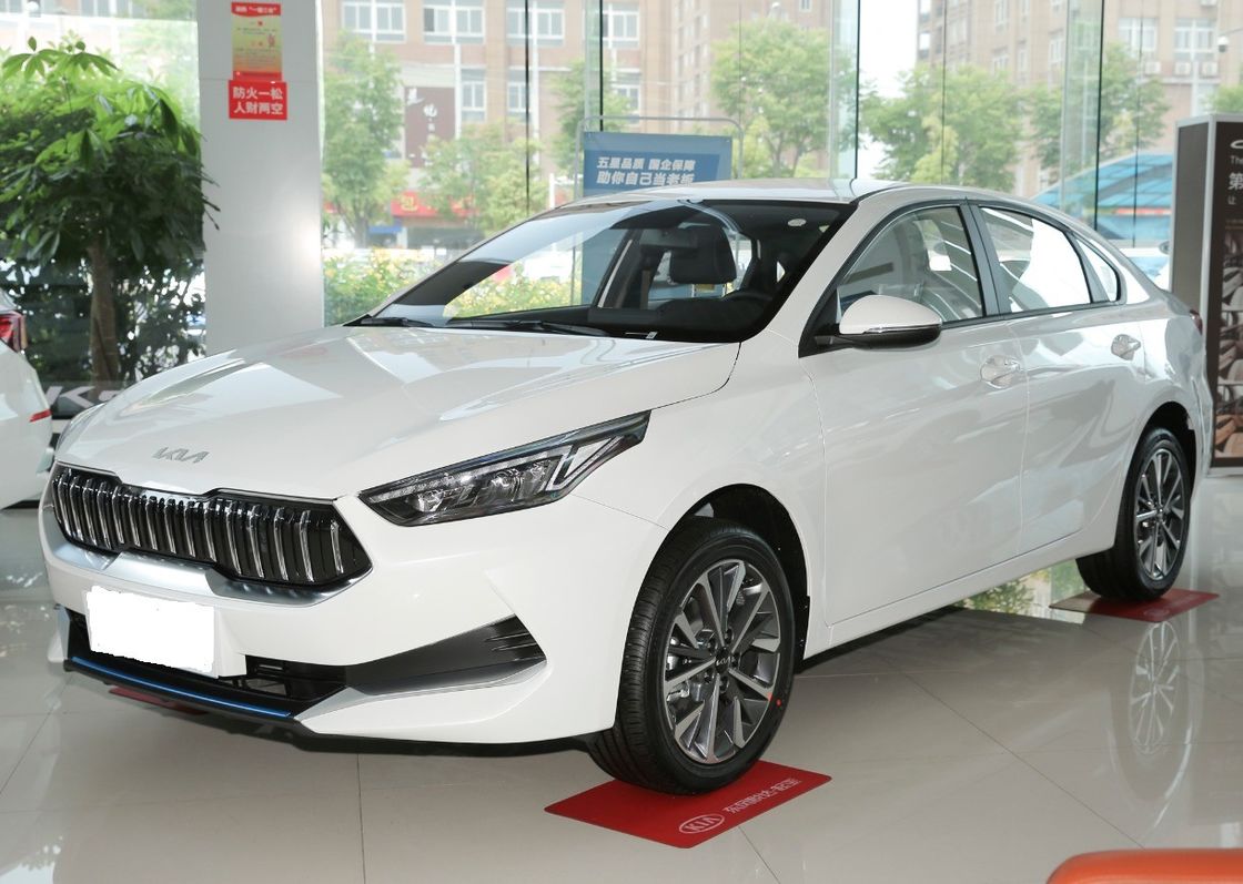 Left Steering Lithium Battery KIA K3 2024 Electric Car Energy Vehicle Sedan for Adults