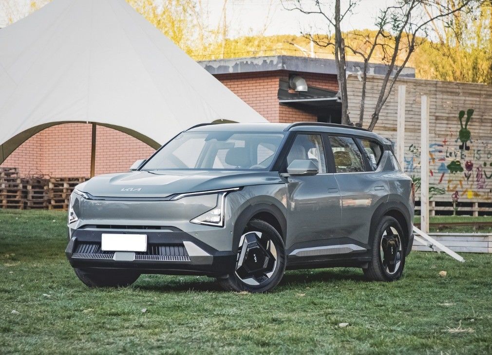 KIA EV5 Land 530KM Midsize SUV 4x4 Electric Vehicle with Lithium Battery in High Demand