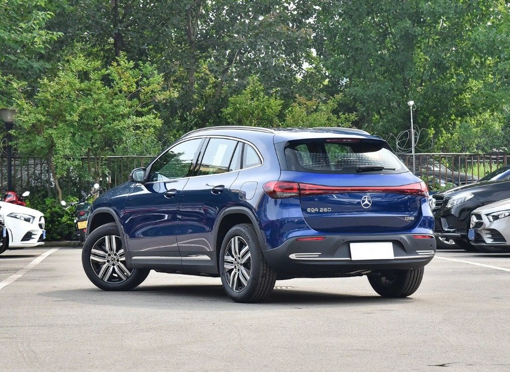 2023 MercedesBenz EQA 260 Electric Car 4x4 Luxury SUV with Ternary Lithium Ion Battery