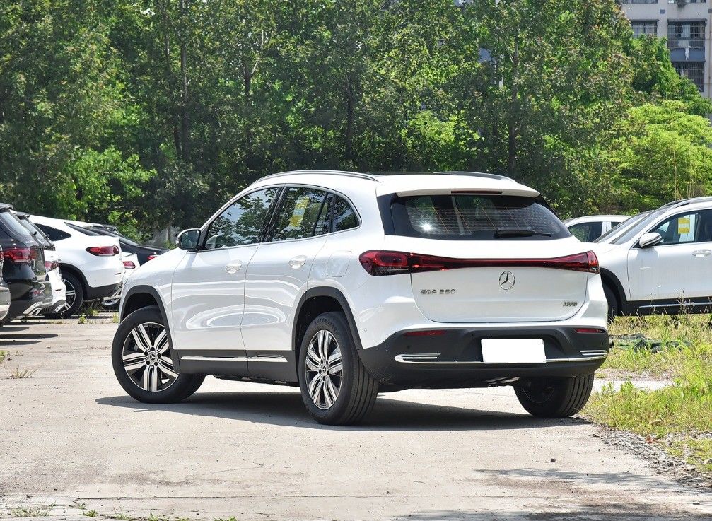 2023 MercedesBenz EQA 260 Electric Car 4x4 Luxury SUV with Ternary Lithium Ion Battery
