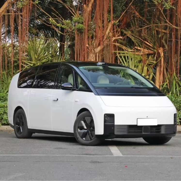 Li Xiang L7 L8 L9 Electric Cars Midsize MPV with 7 Seats and Ultra Tire R18 Automatic