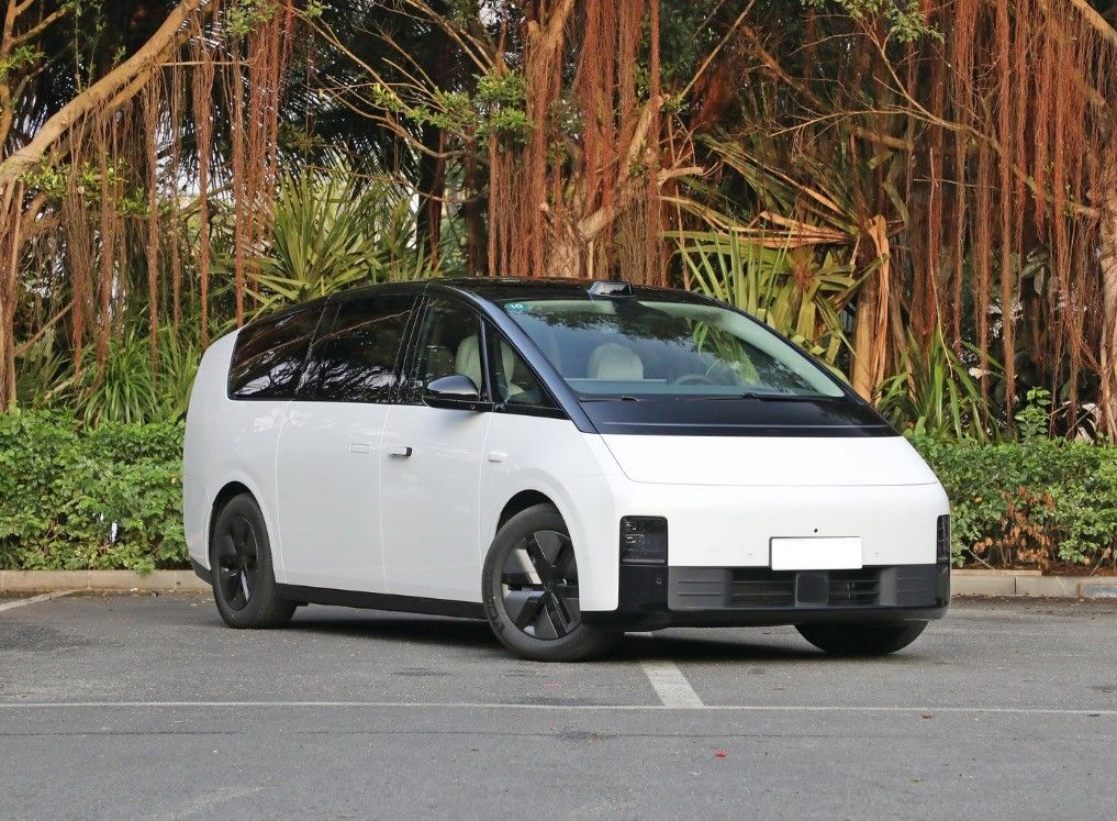 2024 Lixiang MPV Energy Vehicle Li Xiang Mega Max Ultra 7 Seat Electric Car EV L7 L8 L9