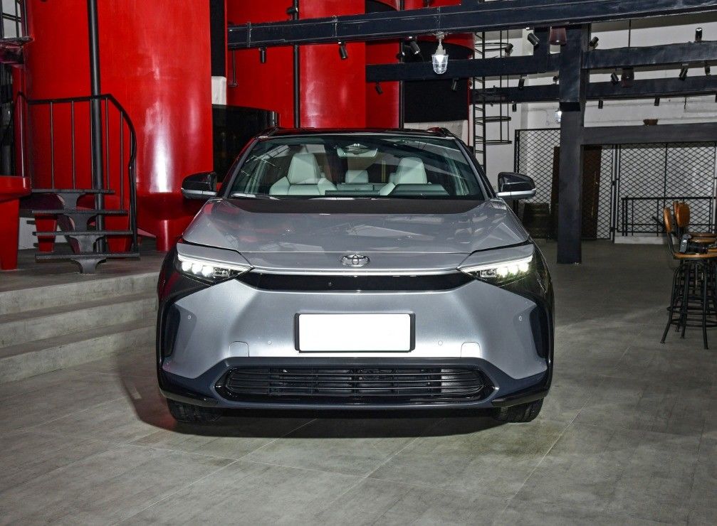 中型SUV 電動車 2024 トヨタ BZ4X 電池エネルギータイプ付きのプリペイド予約