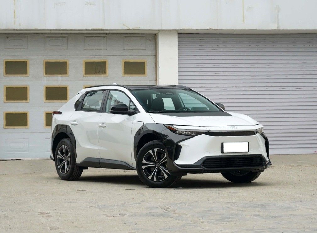 中型SUV 電動車 2024 トヨタ BZ4X 電池エネルギータイプ付きのプリペイド予約