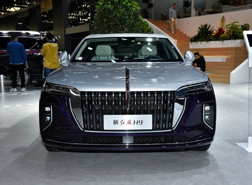 Hongqi H9 2.0T 3.0T Petrol Gasoline Car for Business Passenger Cars in Prepaid Booking