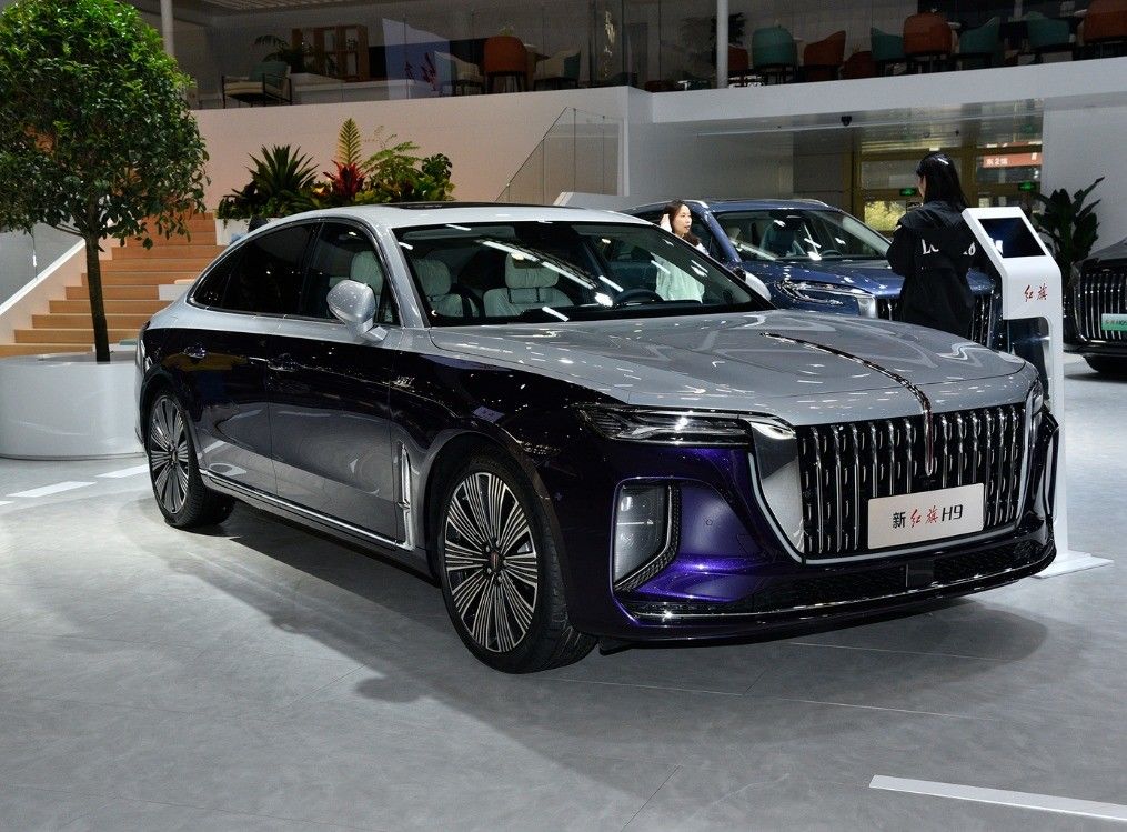 Hongqi H9 2.0T 3.0T Petrol Gasoline Car for Business Passenger Cars in Prepaid Booking