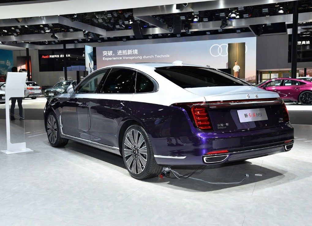 Hongqi H9 2.0T 3.0T Petrol Gasoline Car for Business Passenger Cars in Prepaid Booking