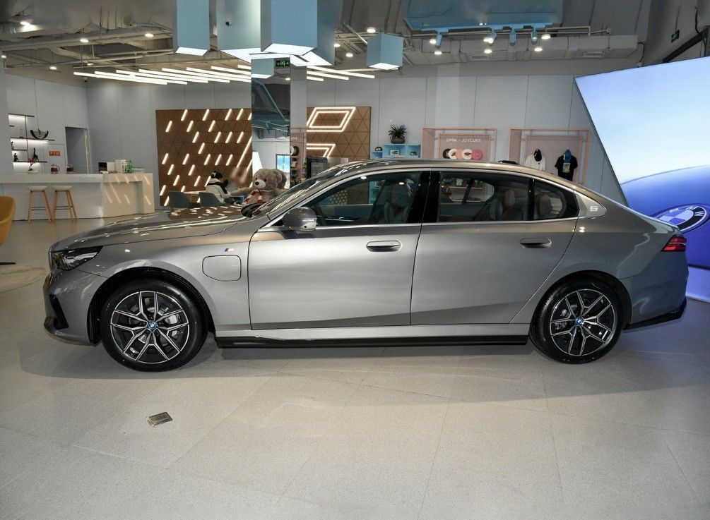 2024 M60 G60 35l Luxury Suv EV I5 BMWs Used Cars Ternary Lithium Ion Battery for Adult