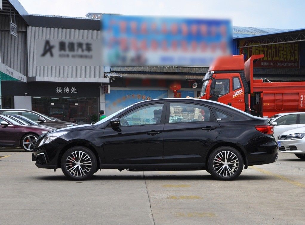 Dongfeng Fengxing Fengshen Xiaokang S60 E70 T1 T5 E1 Energy Vehicle 5 Seats 5 Doors