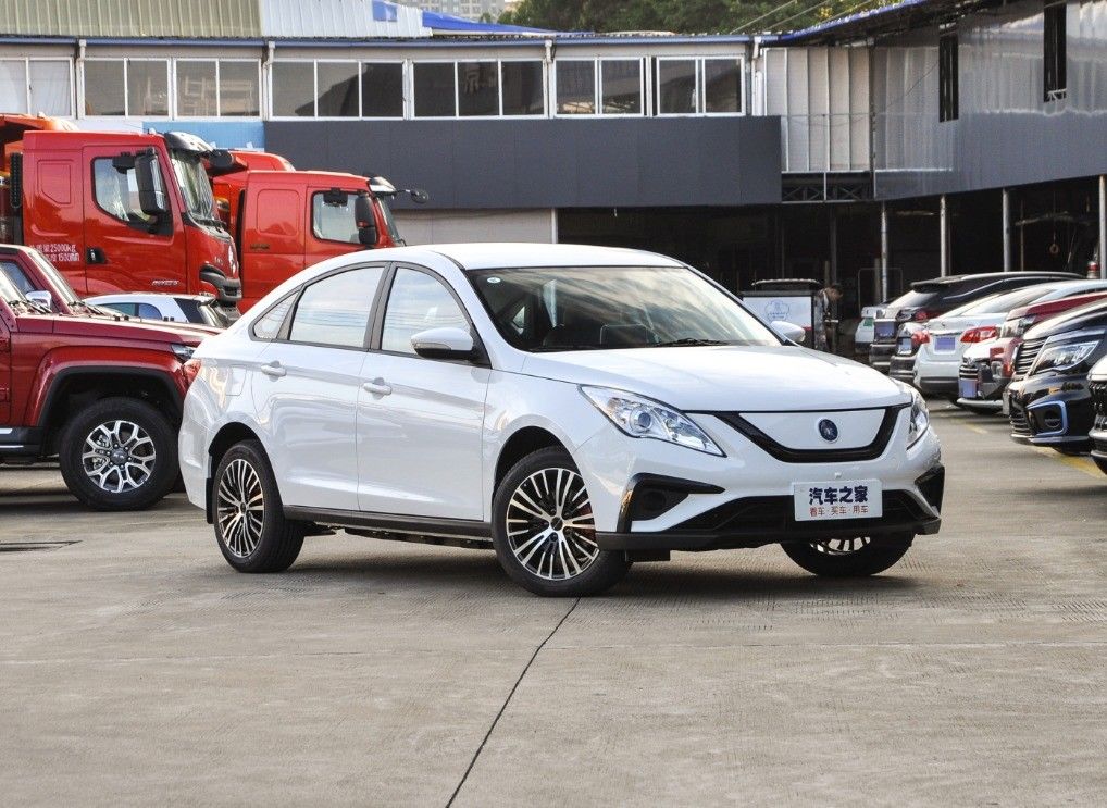 Dongfeng Fengxing Fengshen Xiaokang S60 E70 T1 T5 E1 Energy Vehicle 5 Seats 5 Doors