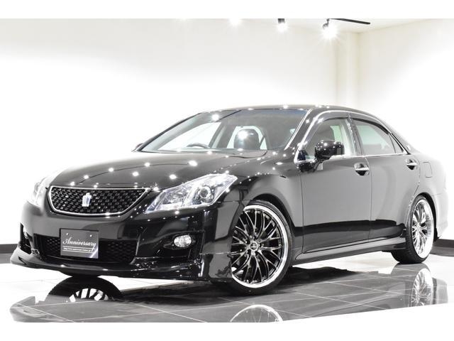 Toyota Crown 2.5 Sports Navigation Package New Black Leather Seat Covers / All-New Full Water Tank Capacity For The Car / All-New 20-Inch Tires And Wheels / All-New Aerodynamics / All-New LED Fog Lig