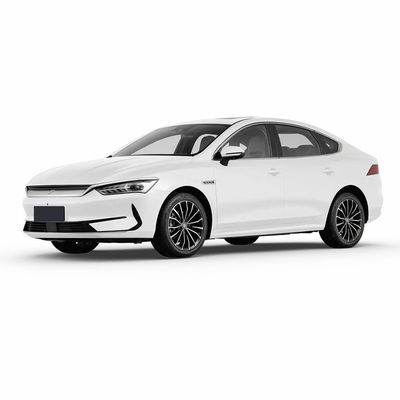 Un buen precio. Revoluciona tu experiencia de conducción con Byd Qin Plus EV 2023 Un sedán de 4 puertas y 5 asientos en línea