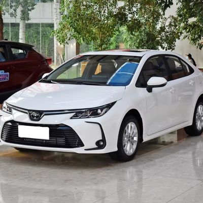Un buon prezzo. 2022 Usata Toyota Corolla Sedan 4x4 con cambio automatico e 5 posti 5 porte in linea