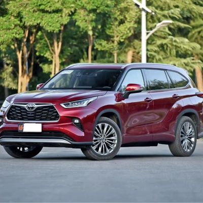Un buon prezzo. Toyota Highlander ibrido di seconda mano 5 e 7 posti SUV di lusso di medie dimensioni in linea