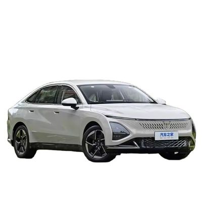 Un buon prezzo. 2024 Mini Car Auto elettrica per adulti Carro Electrico Wuling Xingguang EV Phev in linea
